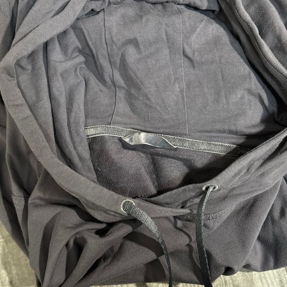 ⭐️ Lululemon Twisted & Tucked Pullover [M5] - Picture 7 of 9